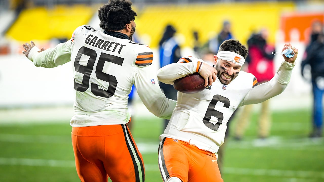 Browns stun Steelers, 48-37