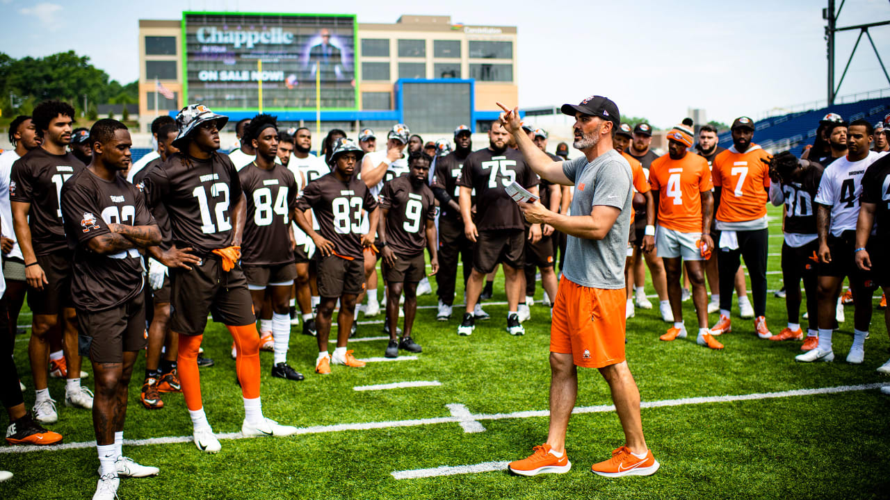 Browns rookie OL James Hudson is learning from a team legend