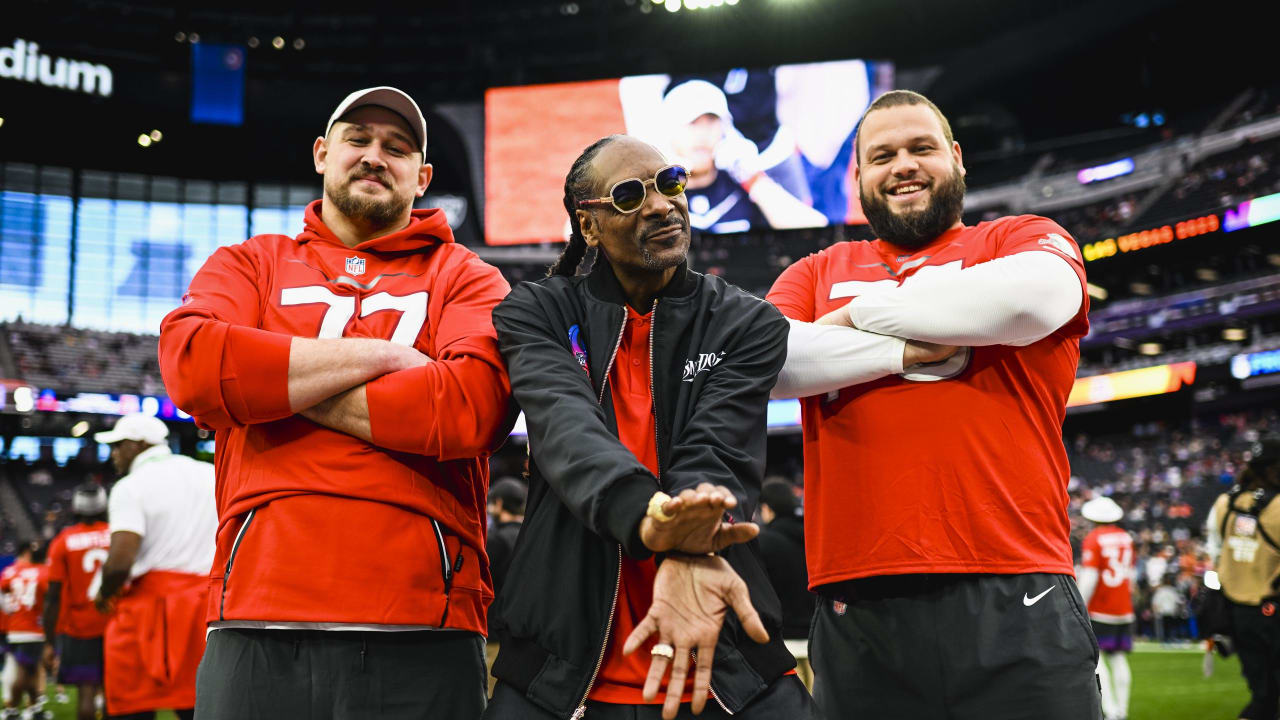 Snoop Dogg: Steelers fan visits Cleveland Browns (video) - Sports