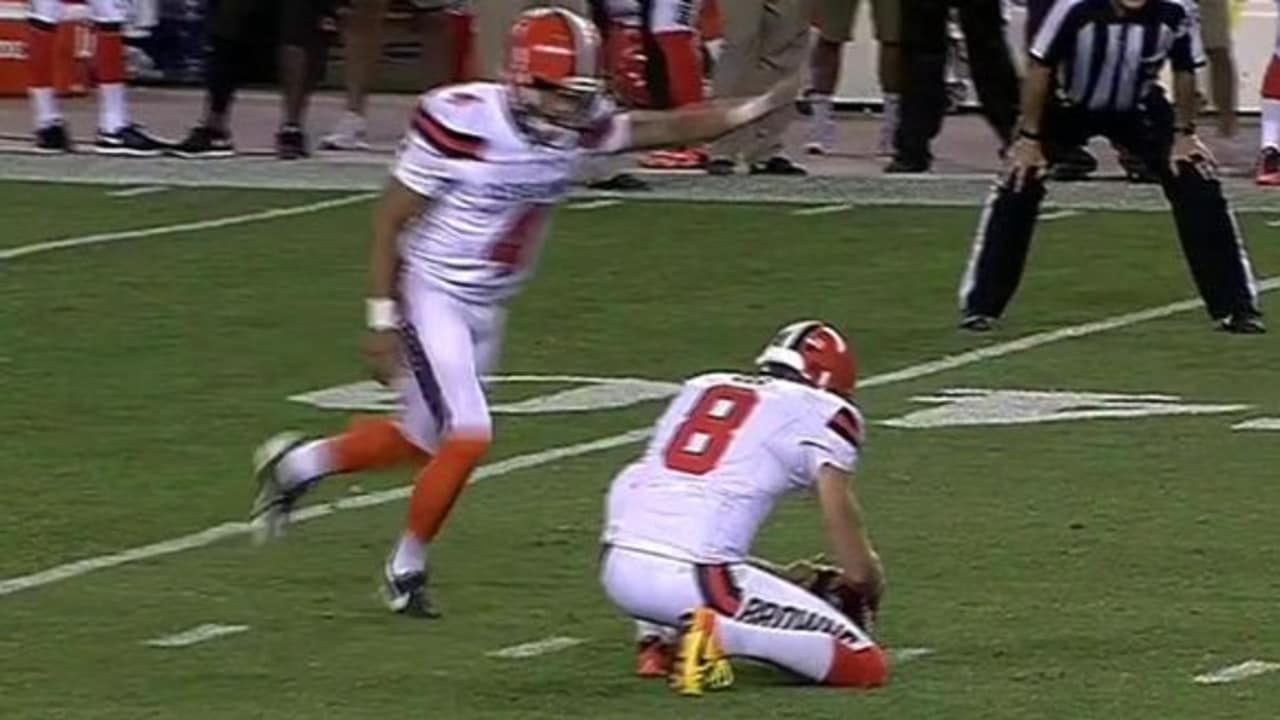 Cleveland Browns kicker Carey Spear kicks 47yard field goal