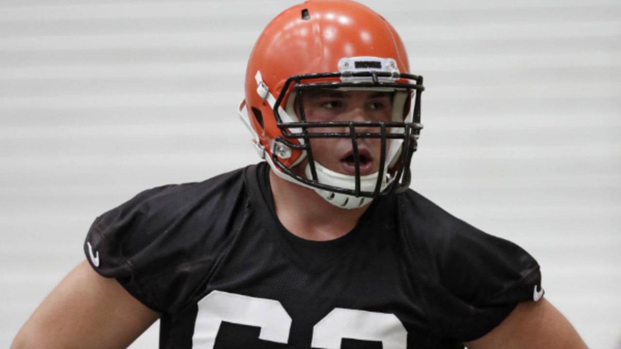 Browns like what they see in brief look at rookie left tackles