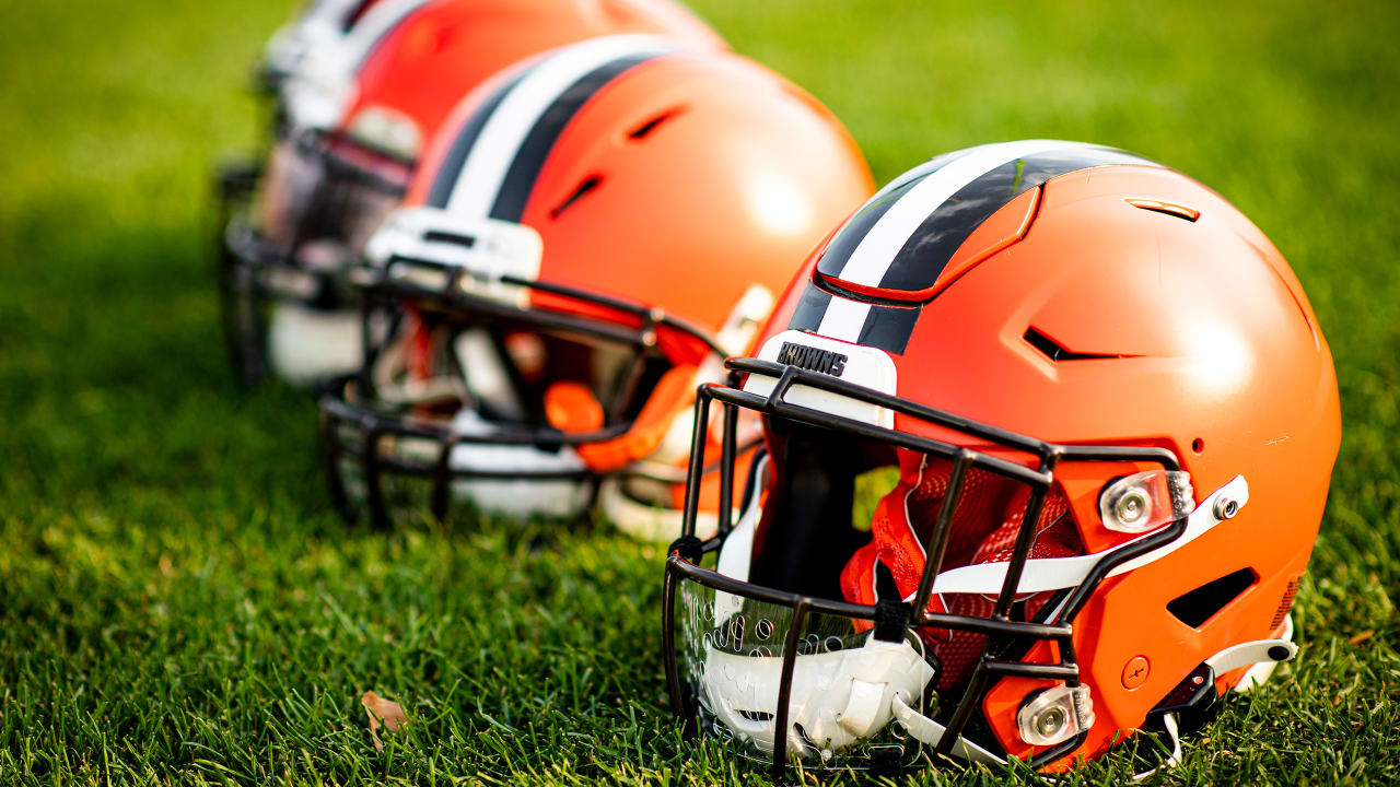 Browns roster moves: 5 made Tuesday including the return of a defender -  Dawgs By Nature