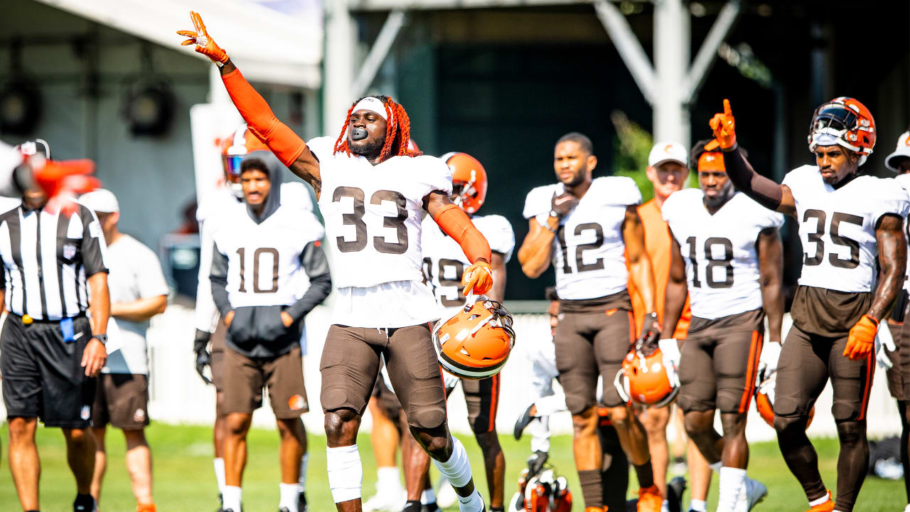 Giants get 'gameday vibes' from practice with Browns