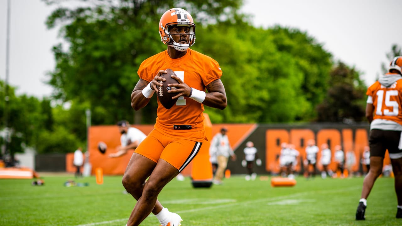 Deshaun Watson returns from 11-game suspension with some support