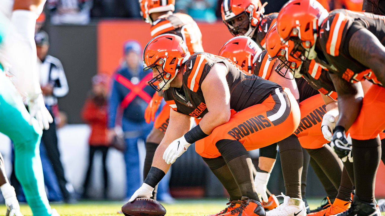 Browns coach Freddie Kitchens not optimistic defensive end Olivier Vernon  will be able to face Steelers on Thursday