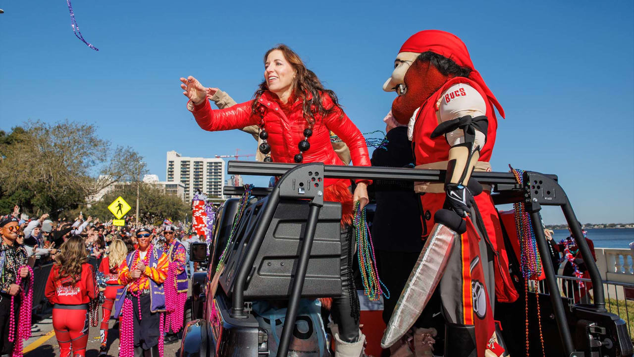 9 Stores In Tampa To Make The Perfect Pirate Costume For Gasparilla