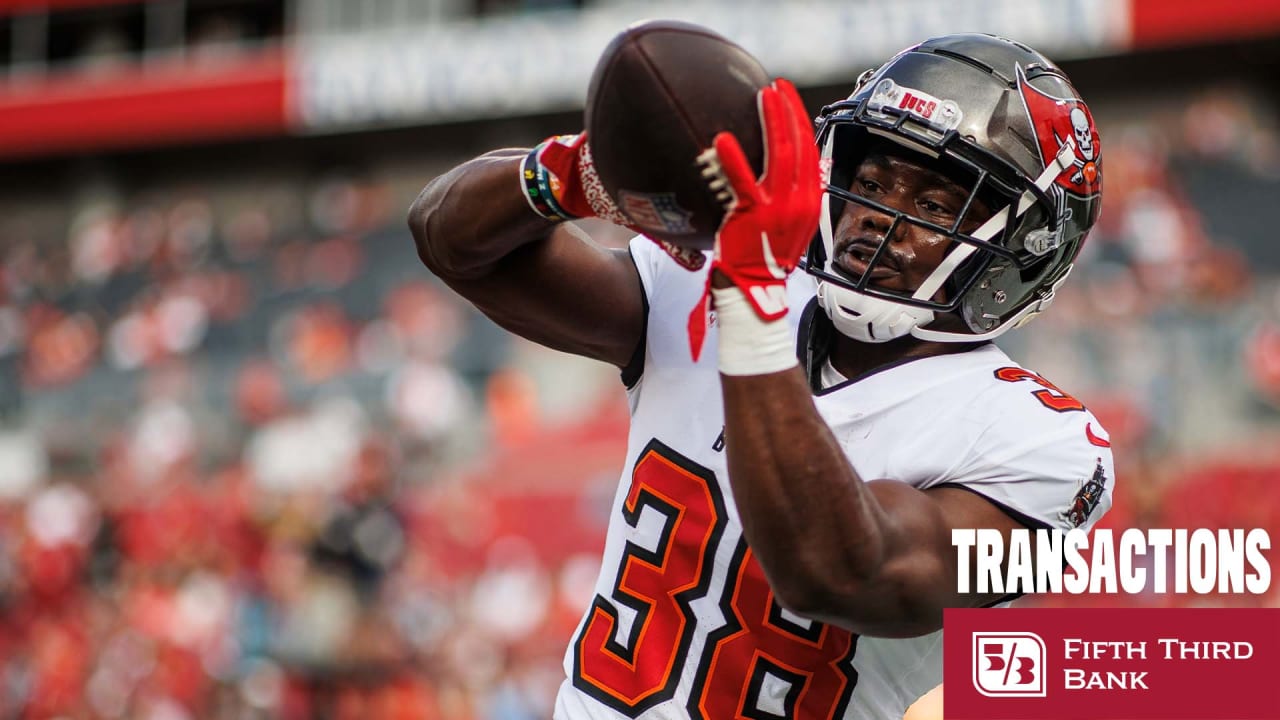 Bucs Protect Kenjon Barner, Darren Fells for Wild Card Week - Vimarsana News