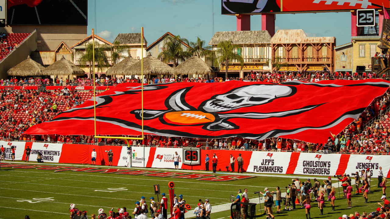 Tampa Bay Buccaneers Salute to Service Suite • USO Florida