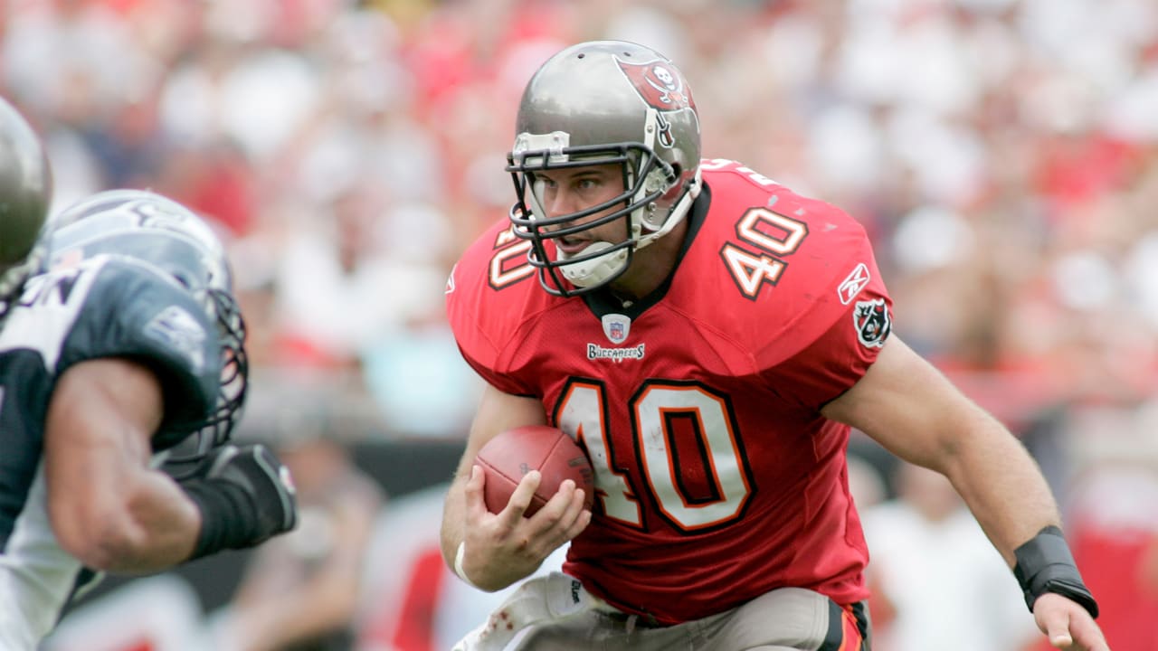 Buccaneers: Best Player to Wear Number 88