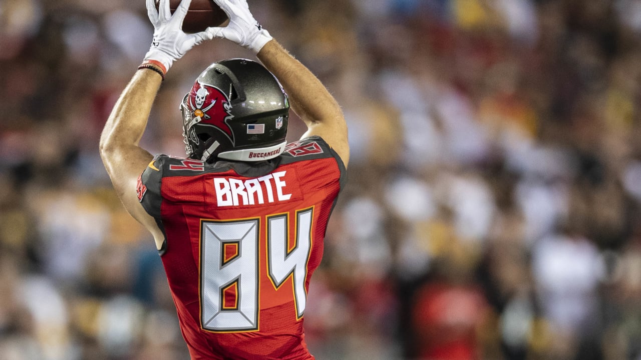 Cameron Brate is ‘Coming Home Again’ to Face a Formidable 3-4 Chicago ...