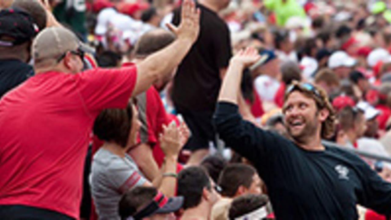 Bucs fans made their own cannon fire during an unusual Super Bowl