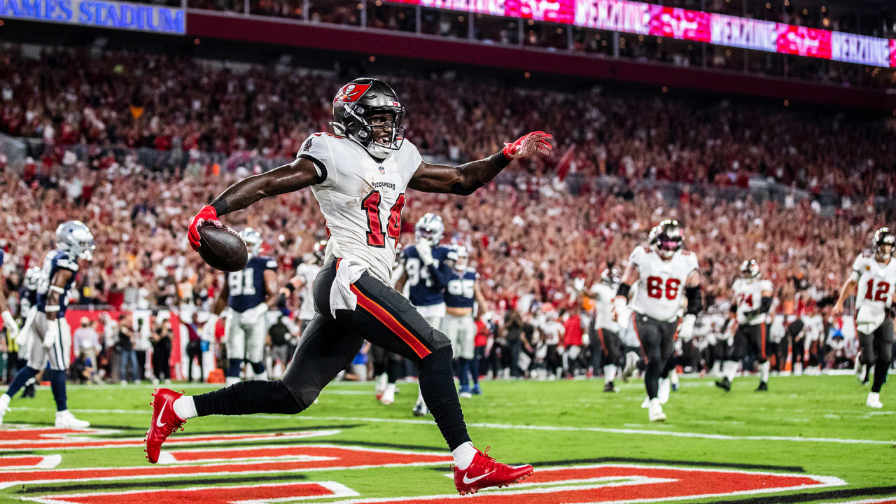 NFL highlights: Tom Brady hits Chris Godwin for early TD vs. Browns