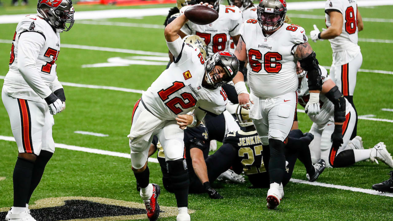 HIGHLIGHT Brady's First TD with Bucs is on the ground!