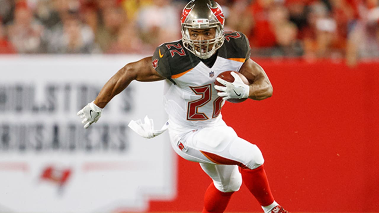 Doug Martin to make post-suspension debut vs. Patriots tonight