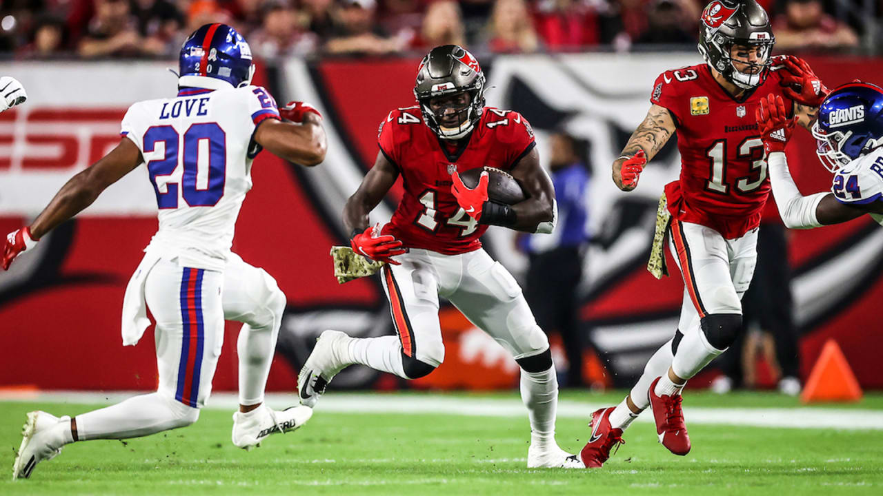 Best Photos Buccaneers Vs. New York Giants | Week 11