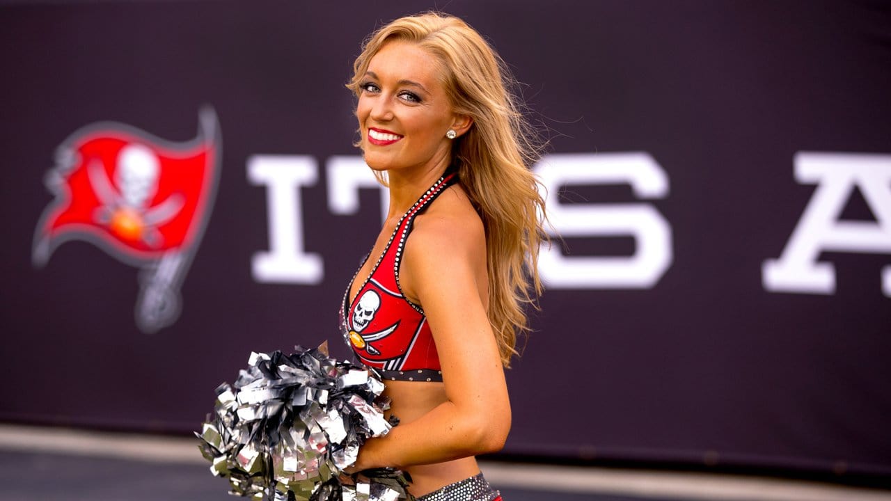 Featured Cheerleader: Stephanie