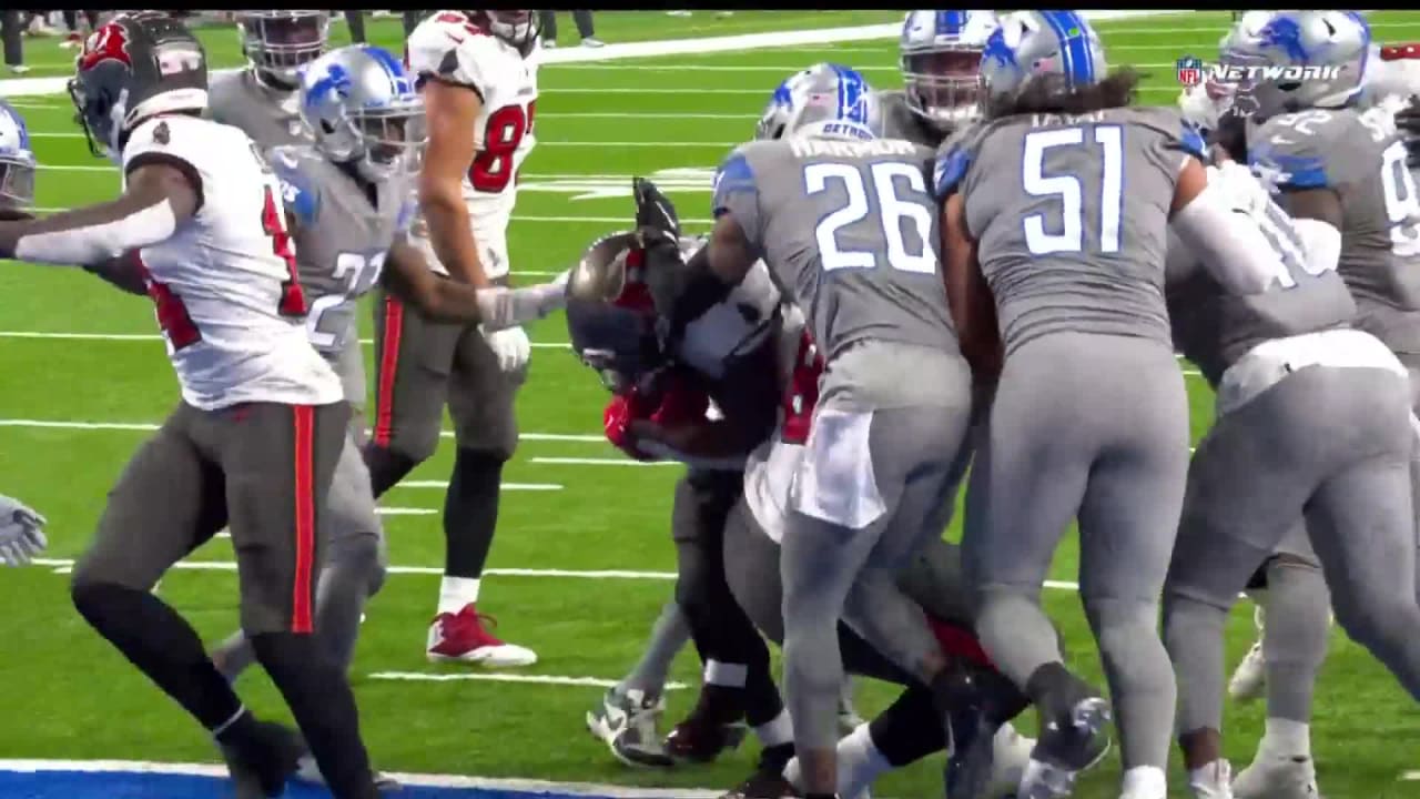 HIGHLIGHT Leonard Runs for Touchdown vs. Lions