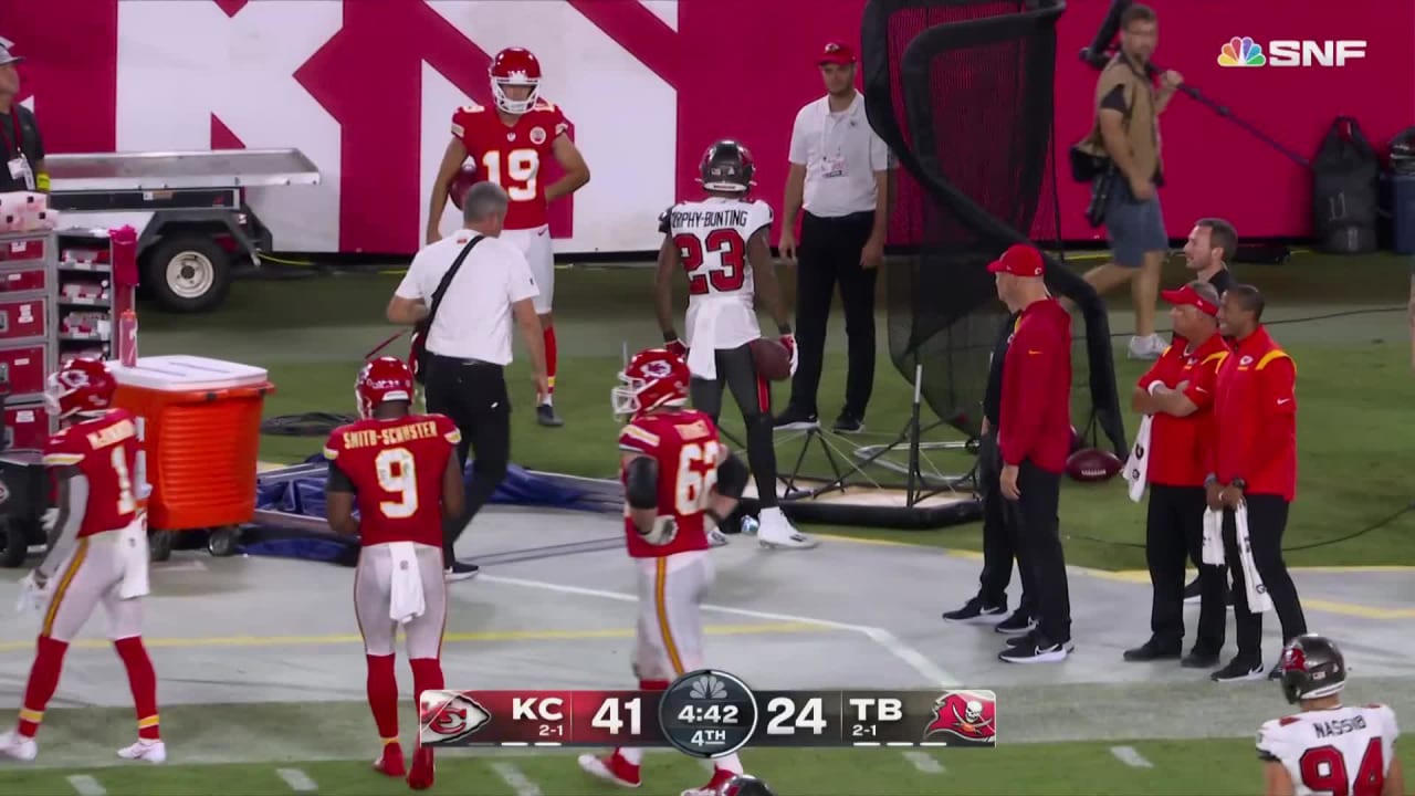 WATCH: Bucs CB Sean Murphy-Bunting picks off Patrick Mahomes