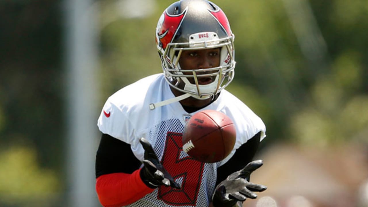 Linebacker Hardy Nickerson of the Tampa Bay Buccaneers stands on