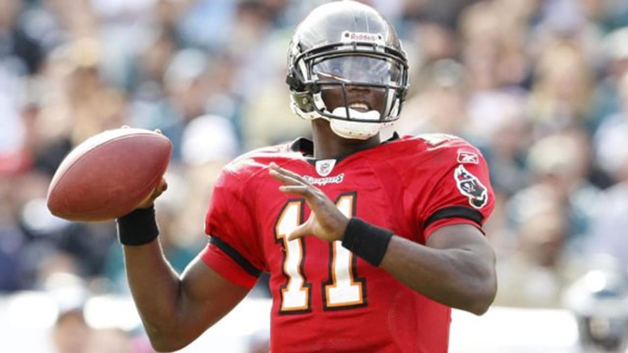 Baltimore Ravens quarterback Josh Johnson (17) looks for an open receiver  from the pocket during an NFL preseason football game against the Tampa Bay  Buccaneers, Saturday, Aug. 26, 2023, in Tampa, Fla. (