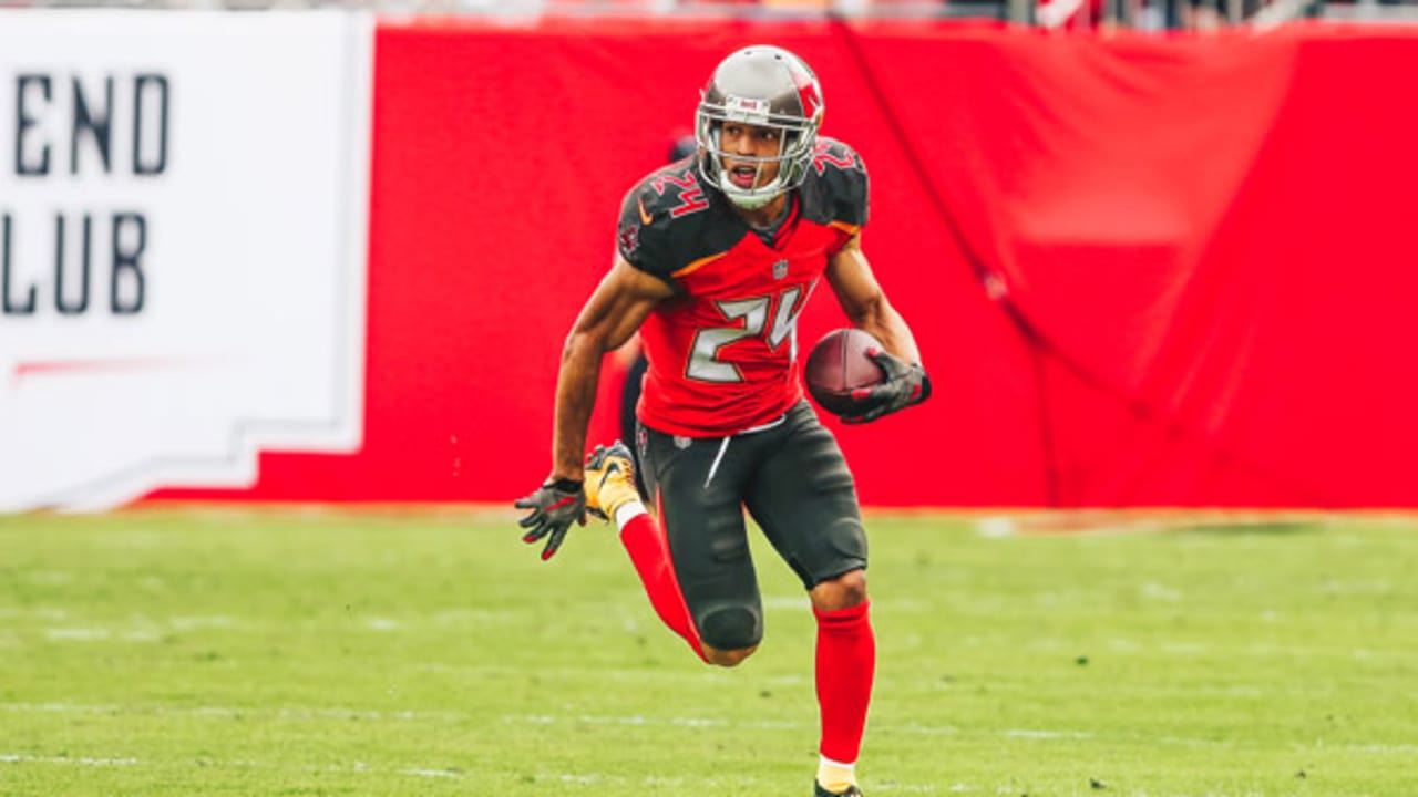 Bucs' Free Agent List Shorter in '18