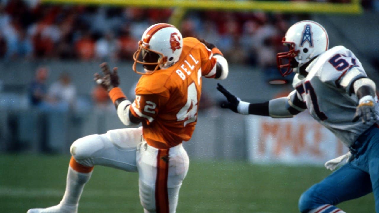 Ricky Bell (42) of the Tampa Bay Buccaneers moves the ball during first  quarter football action