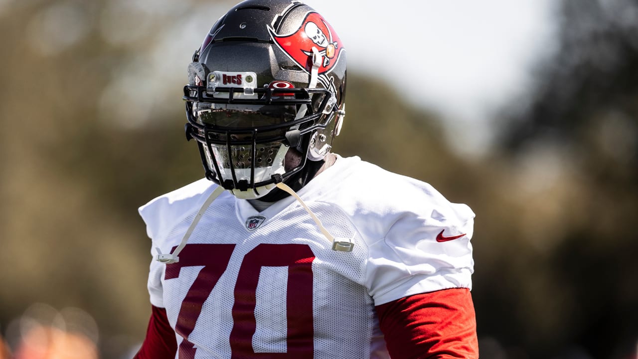 Bucs Bolster O-Line Depth, Bring Back Earl Watford - Vimarsana News