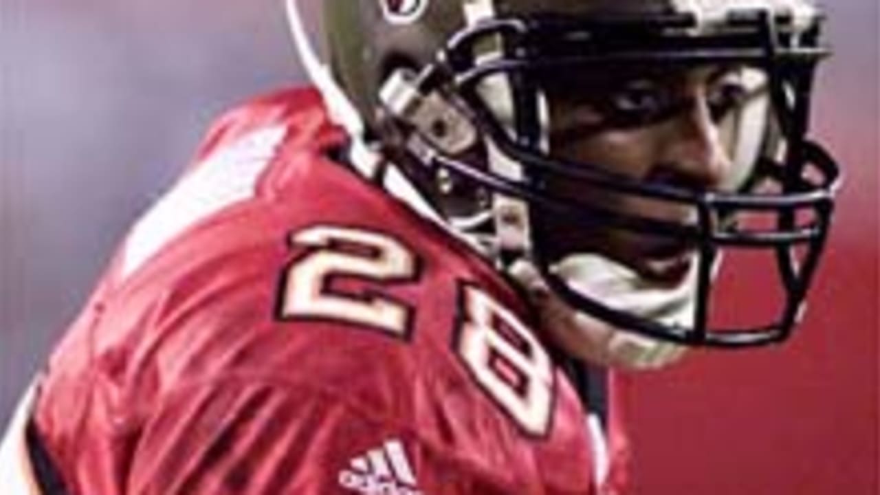 Warrick Dunn, Tampa Bay's Diminutive Home-Run Threat - Tampa Bay Buccaneers, BucsGameday