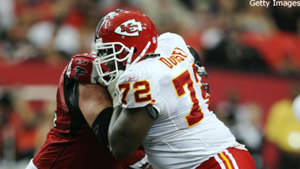 Kansas City Chiefs defensive end Glenn Dorsey (72) lines up during