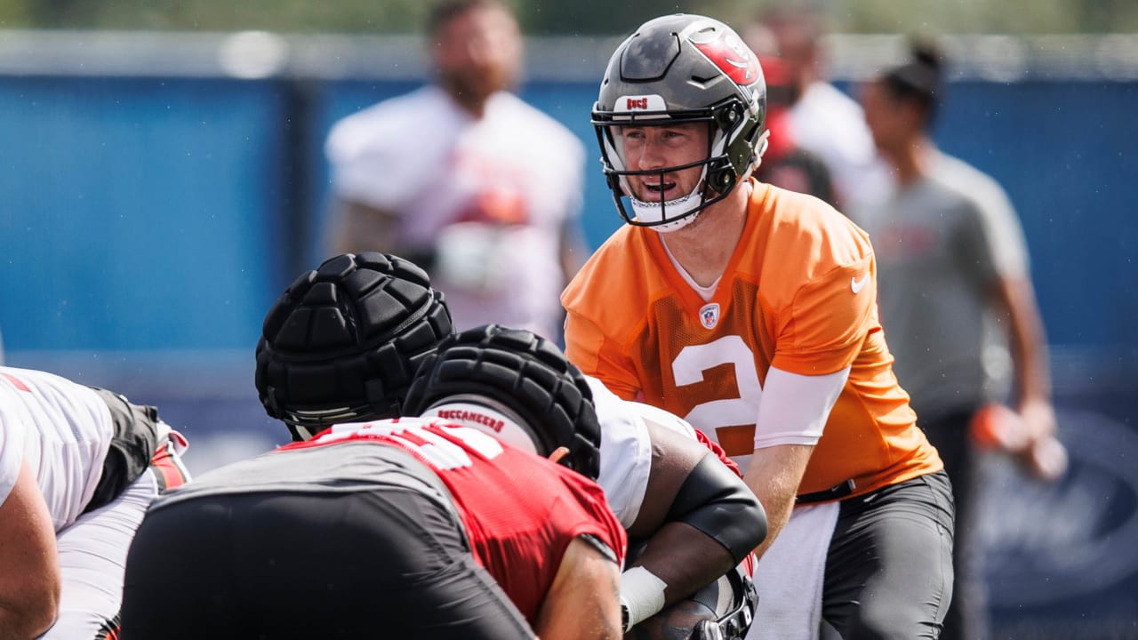 Tampa Bay Buccaneers Shaq Barrett, Devin White Practice, Chris Godwin On  Baker Mayfield, Kyle Trask