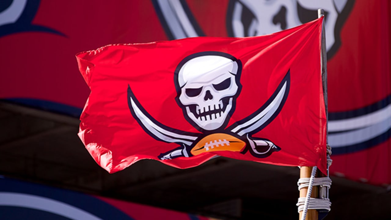 Buccaneers Flag : Tampa Buccaneer Flag Pirate Fashions / They had one ...