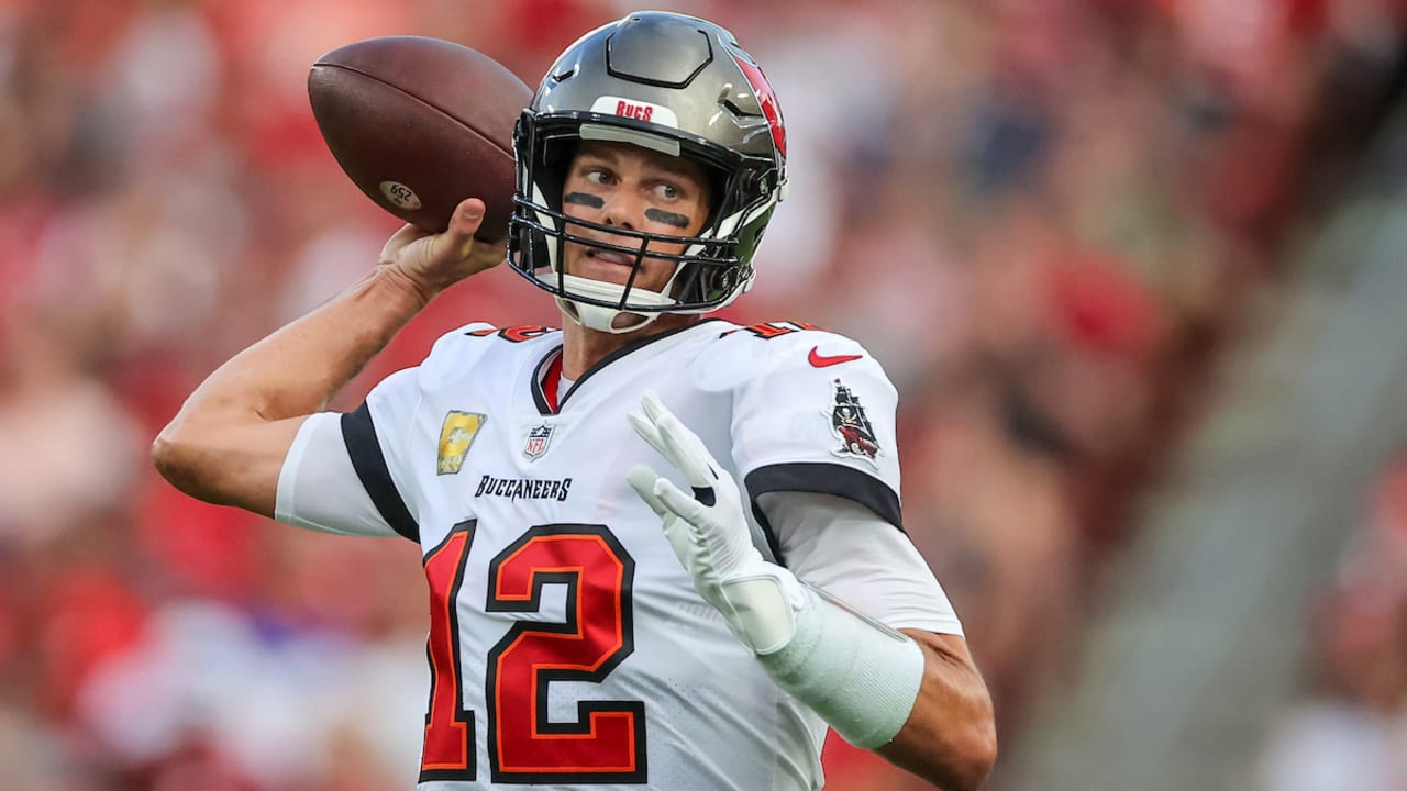 Bucs QB Tom Brady scrambles for a touchdown while mic'd up at practice -  Bucs Nation