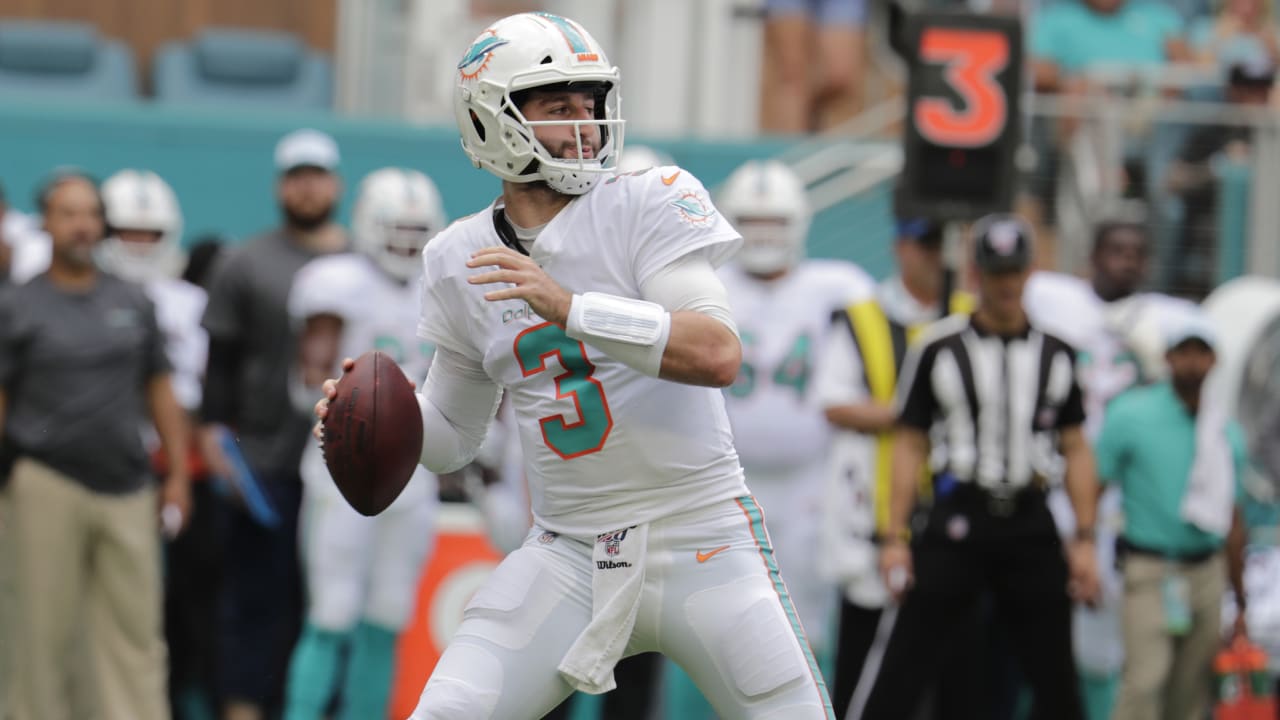 NFL quarterback Josh Rosen signed by Tampa Bay Buccaneers