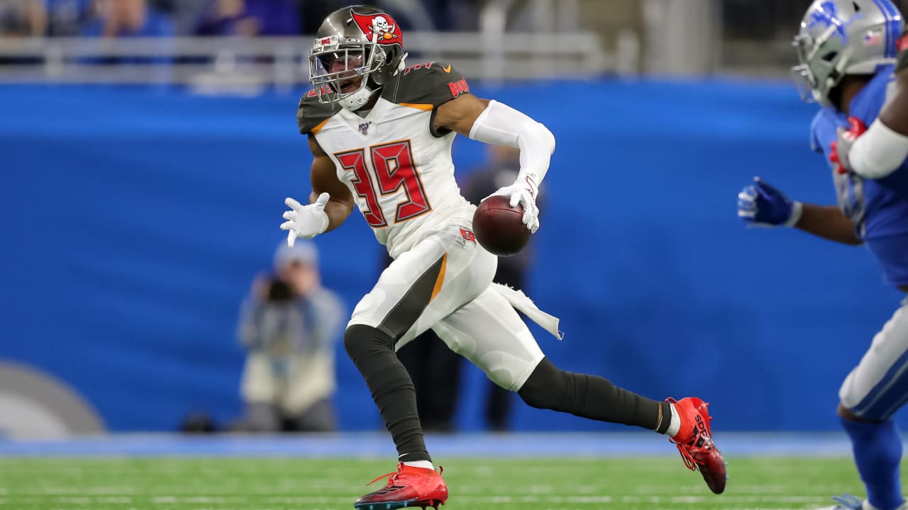 Tampa Bay Buccaneers sign safety Darian Stewart 