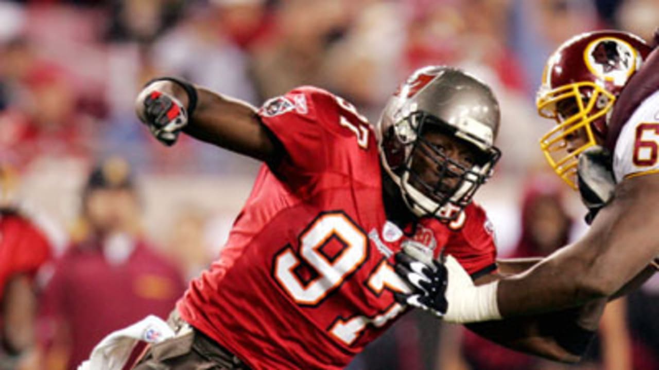 Tampa Bay Buccaneers' defensive end Simeon Rice (97) leaves the