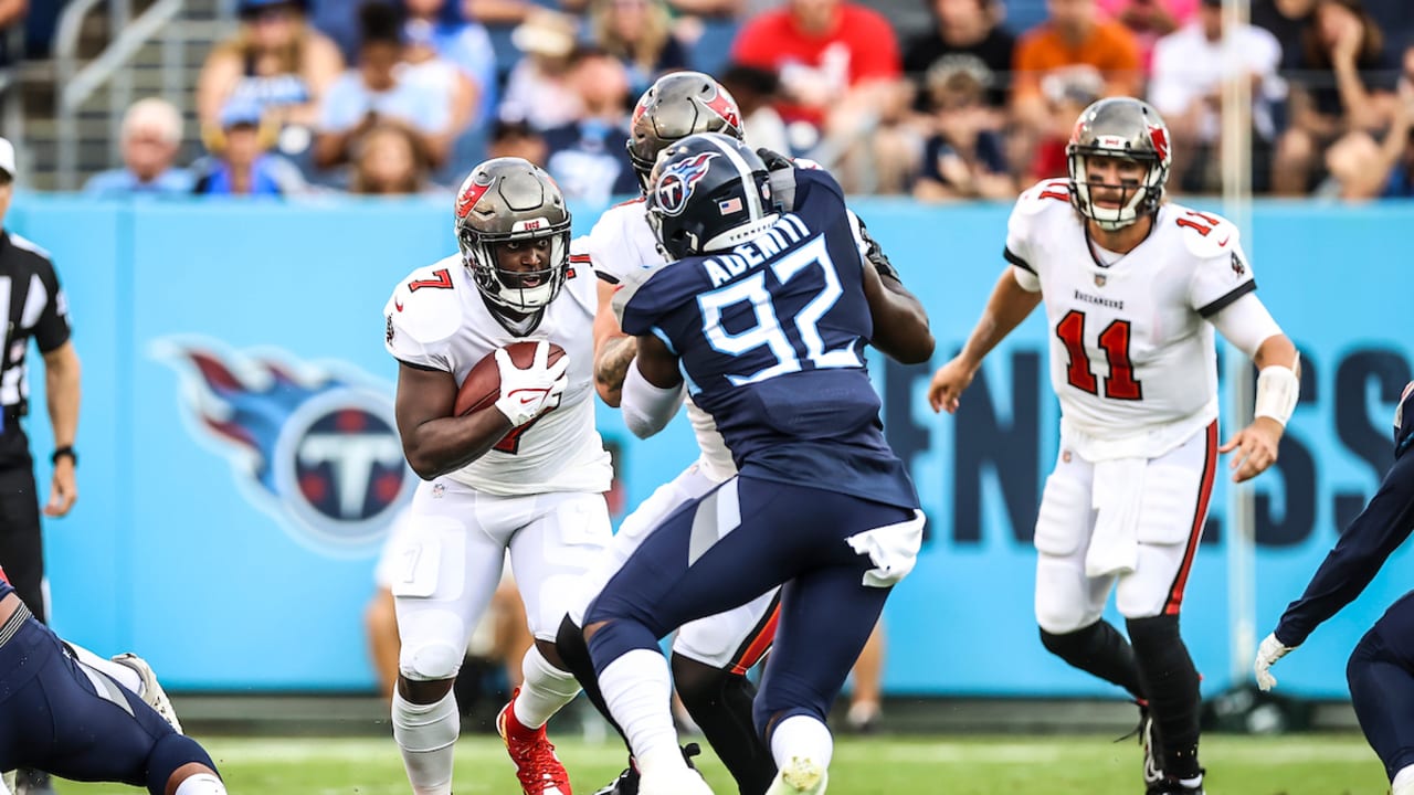 Best Photos From Buccaneers vs. Titans