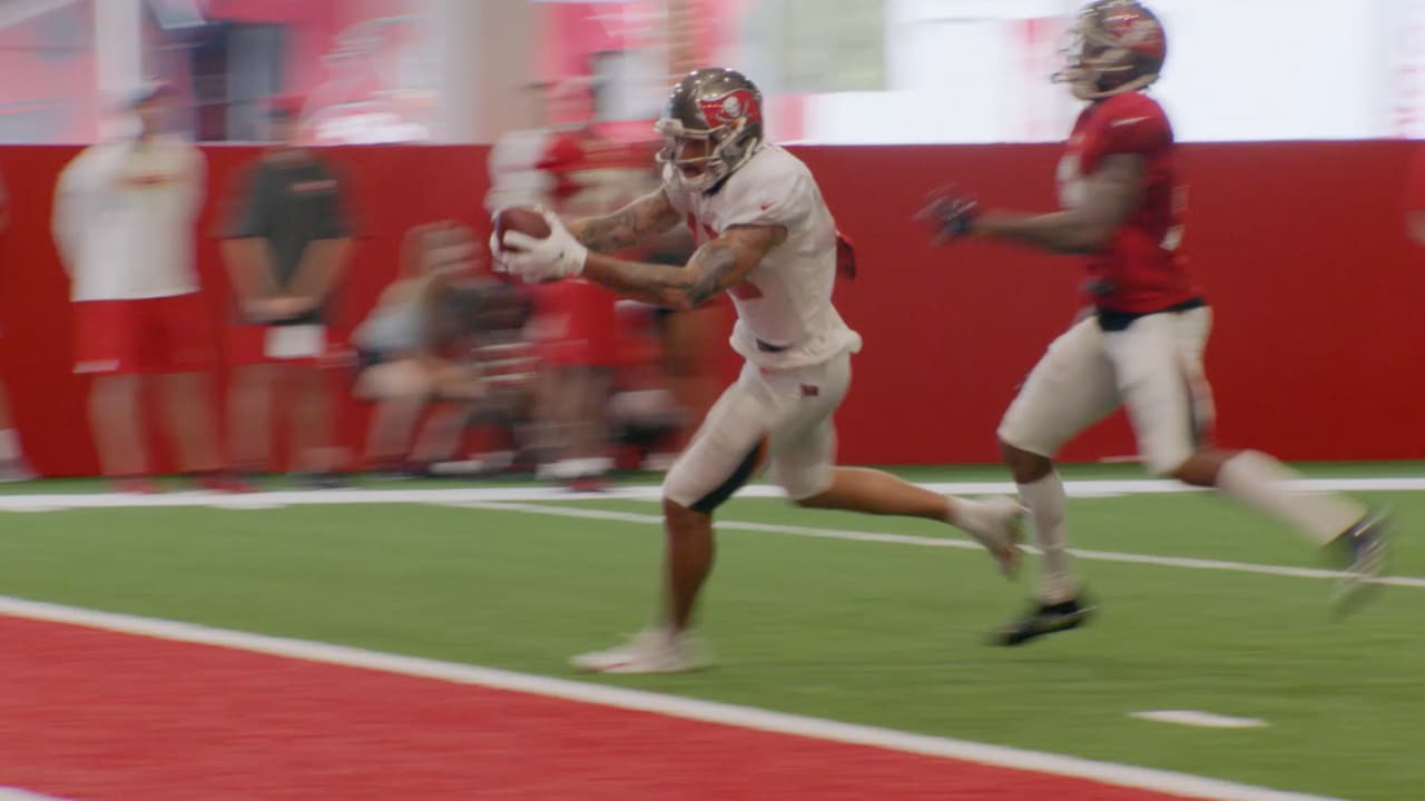 Training Camp Highlight: Mike Evans Touchdown And Dunk