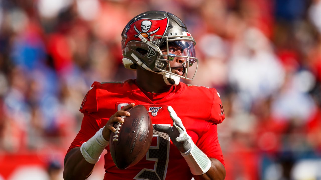 Tampa Bay Buccaneers bench quarterback Jameis Winston 'for right now' 