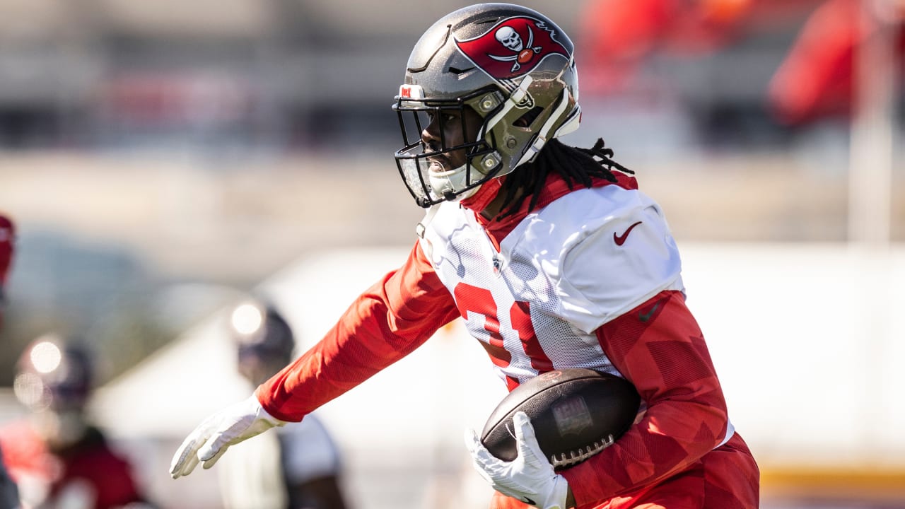 SB 55 Champs Add Three to Roster: running back C.J. Prosise, defensive lineman Sam Renner and center Donell Stanley - Vimarsana News