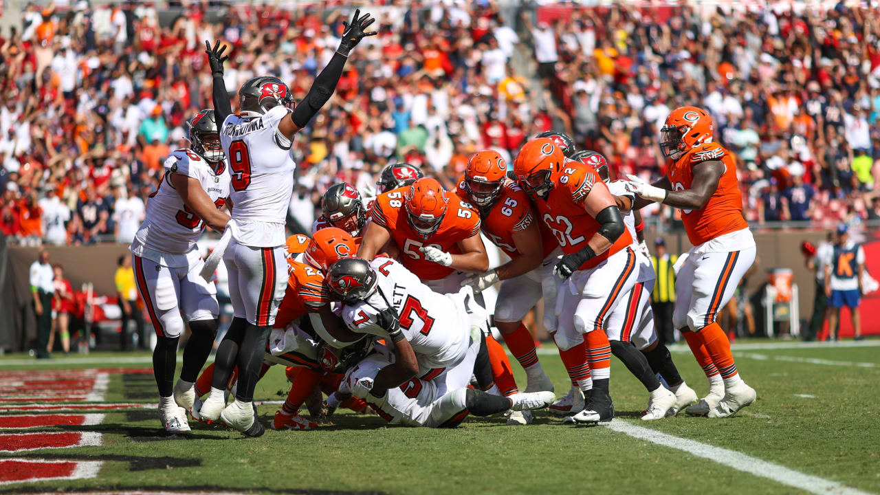 Rachaad White, Bucs' run game awaken in Sunday's triumph against Bears