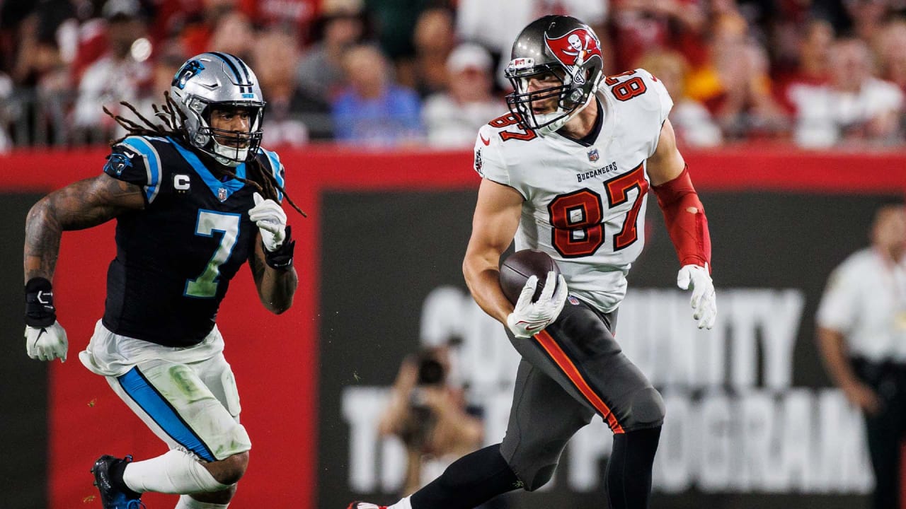 New Buccaneers Tight End Reveals New Jersey Number - Tampa Bay Buccaneers, BucsGameday