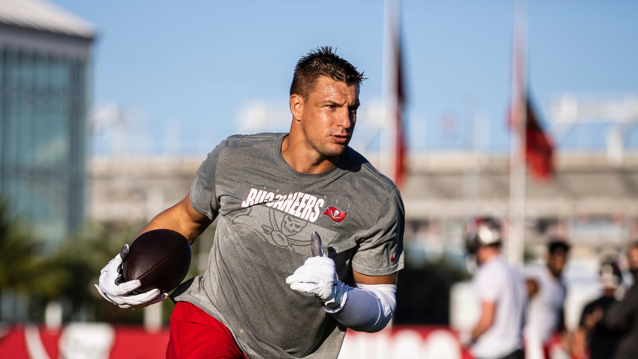 Rob Gronkowski Returns To NFL, Rejoins Tom Brady In Tampa Bay – Deadline