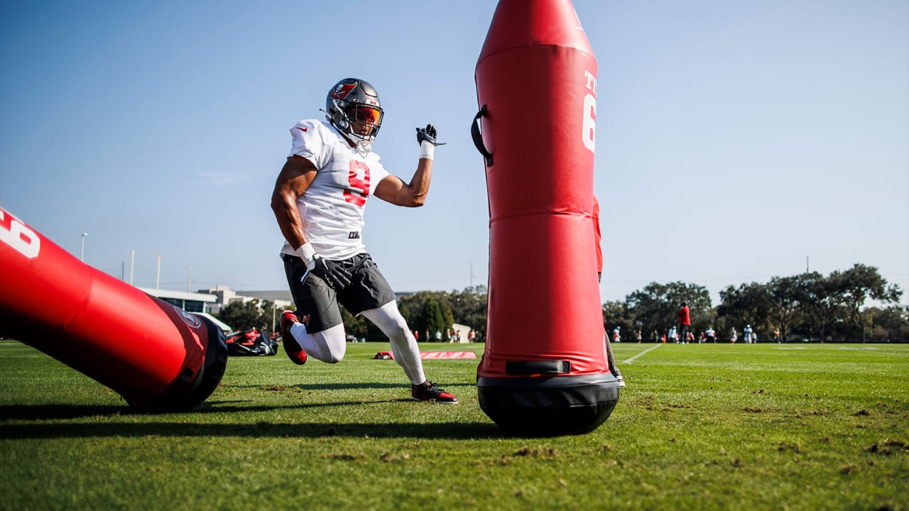 Lions' bolster linebacking corps on 1st day of pads at training camp