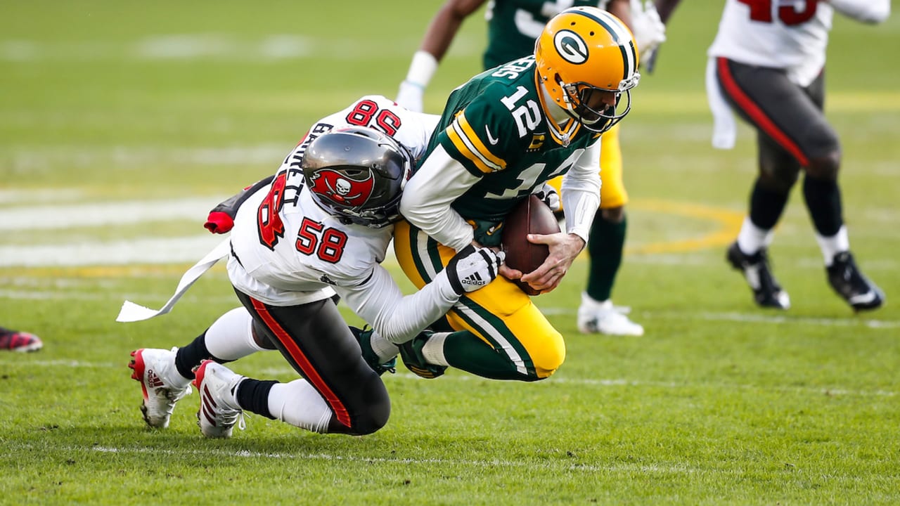 Tampa Bay Buccaneers vs. Green Bay Packers . NFL Game. American Football  League match. Silhouette of professional player celebrate touch down.  Screen Stock Photo - Alamy