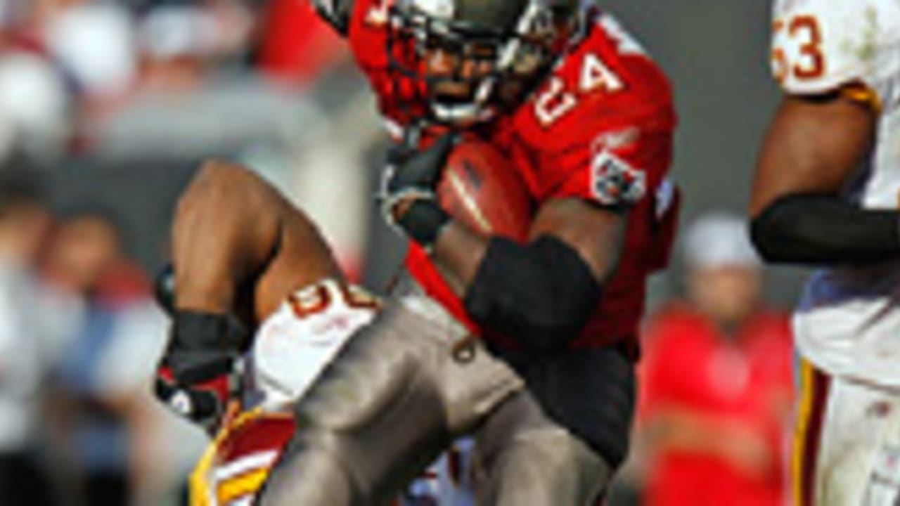 Tampa Bay Buccaneers' Jermaine Phillips (23) waits on the