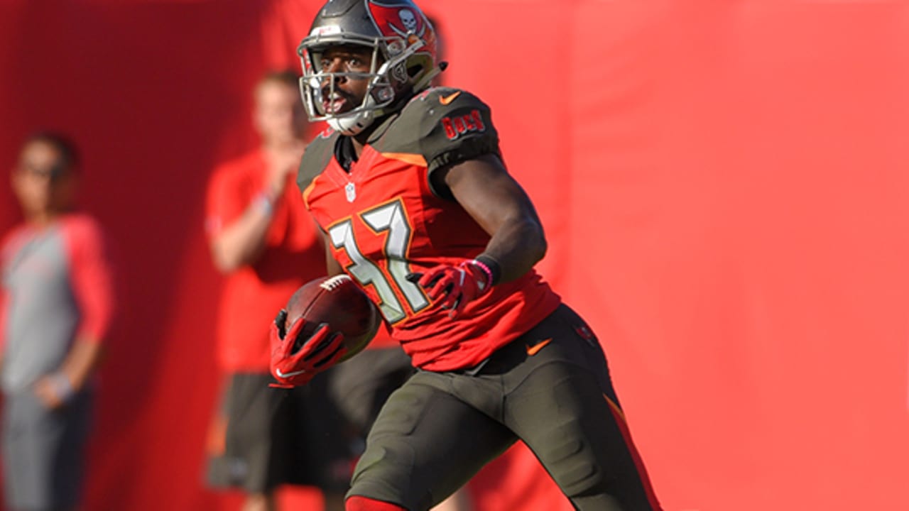 Bucs release Doug Martin and Chris Baker, two of their most