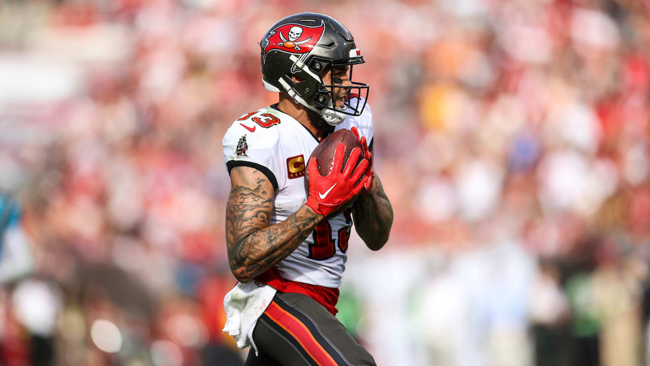 Bucs' Mike Evans could have been as basketball star, but chose his