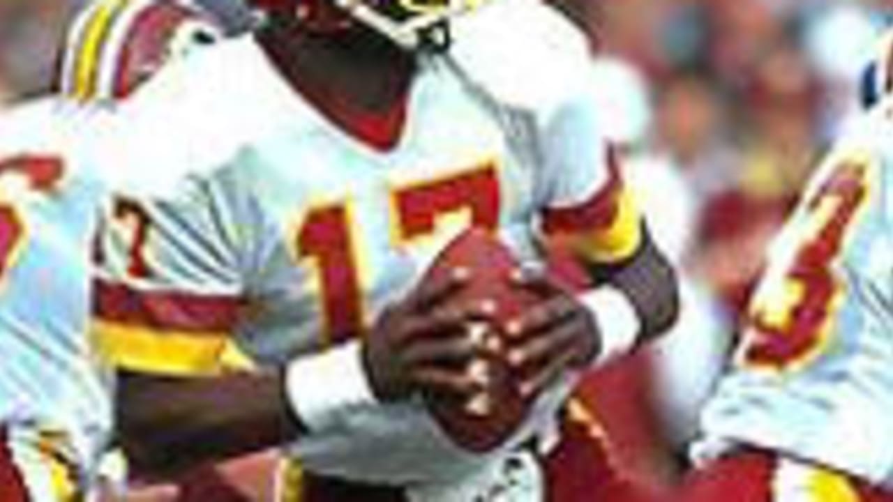 1979 Tampa Bay Buccaneers Doug Williams Photo THROWING AWESOME