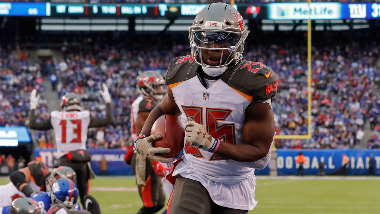 Buccaneers running back Doug Martin breaks out - Bucs Nation