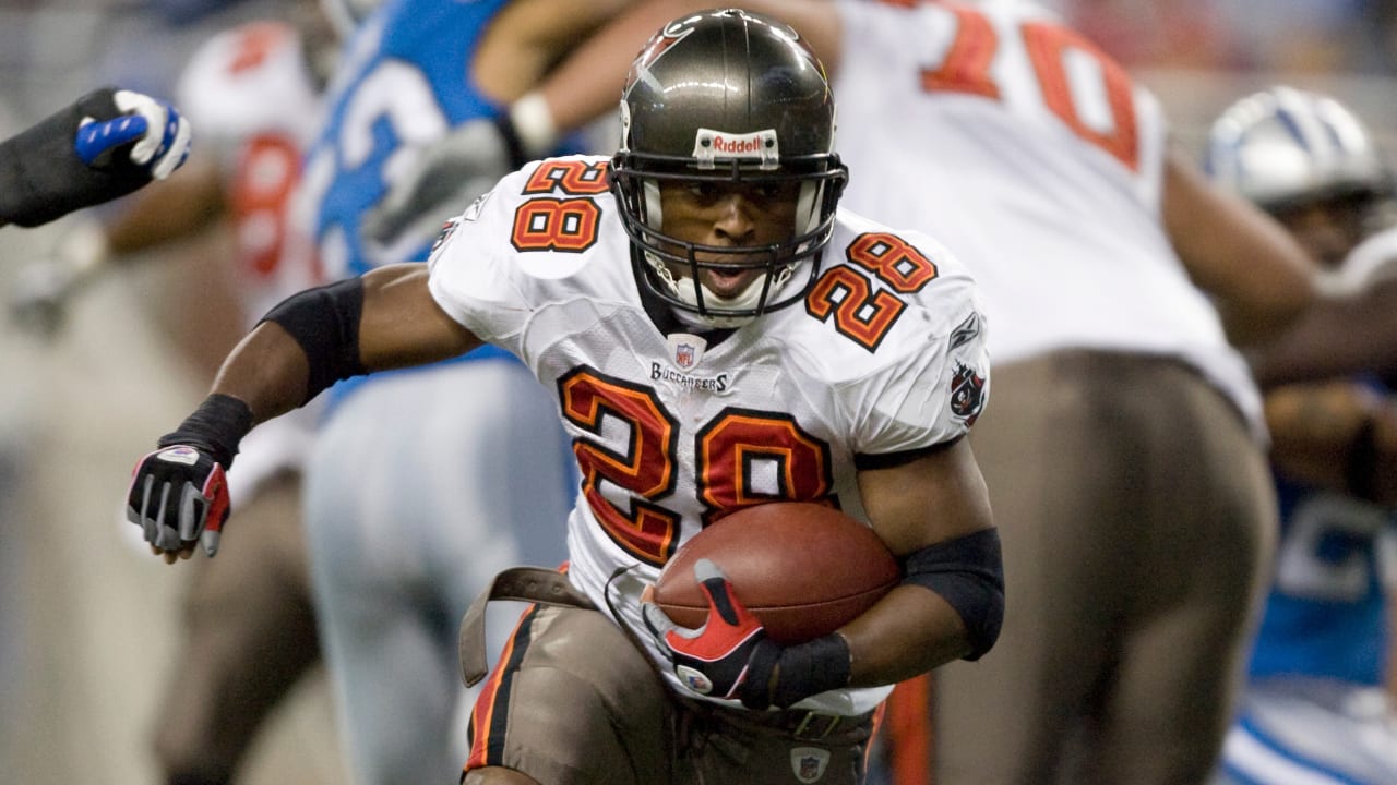 Mike Alstott and Warrick Dunn Among Nominees for Pro Football Hall